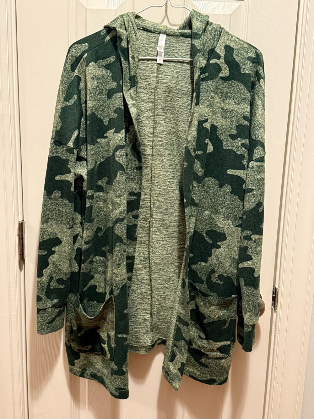 LuLaRoe Cozy Collection Mackenzie Camo Hooded Cardigan Jacket Olive Green Large